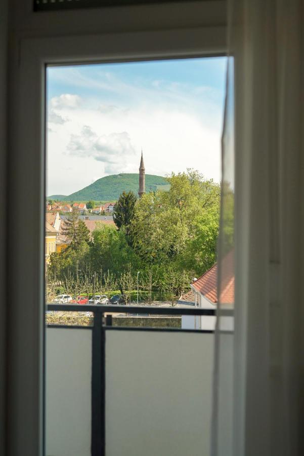 Illy Apartman Apartamento Eger Exterior foto